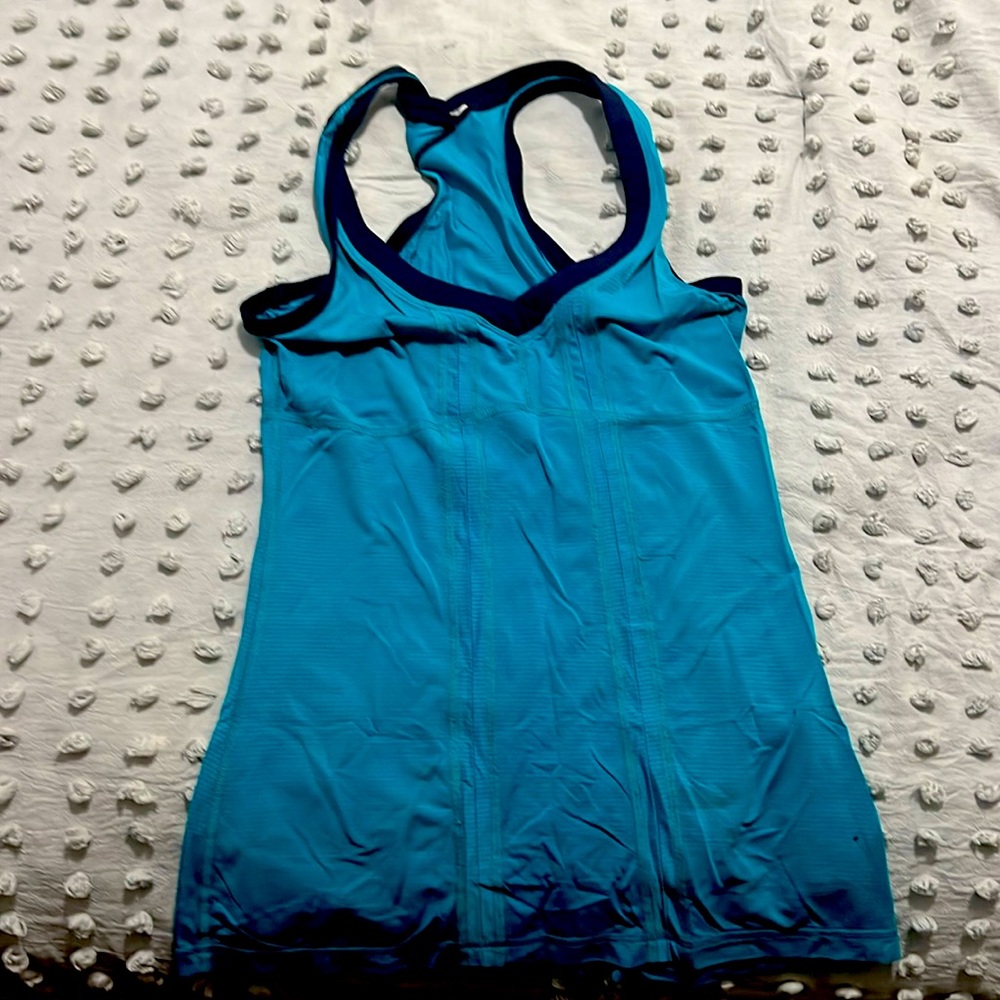 Lululemon workout top